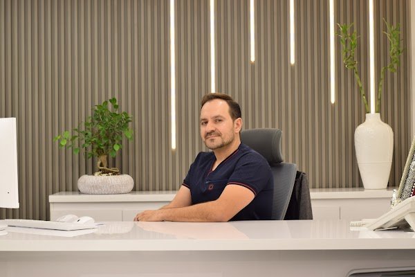 الدكتور شادي السعيفان