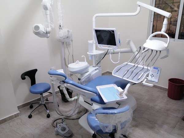 عيادة الدكتورة فريال عبيد لطب وجراحة الاسنان