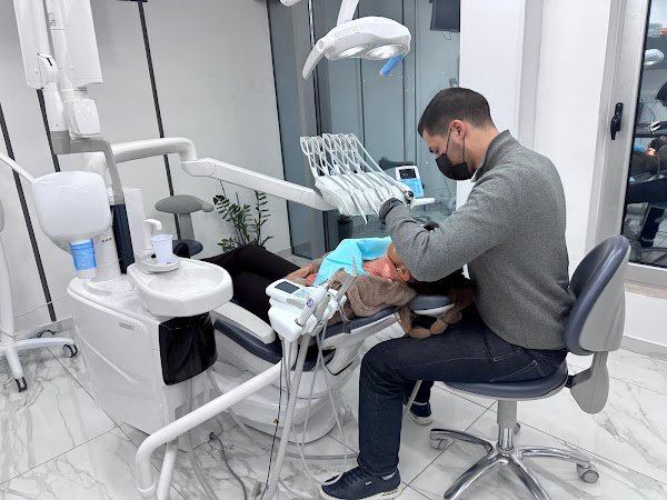عيادة المغربي لطب الاسنان