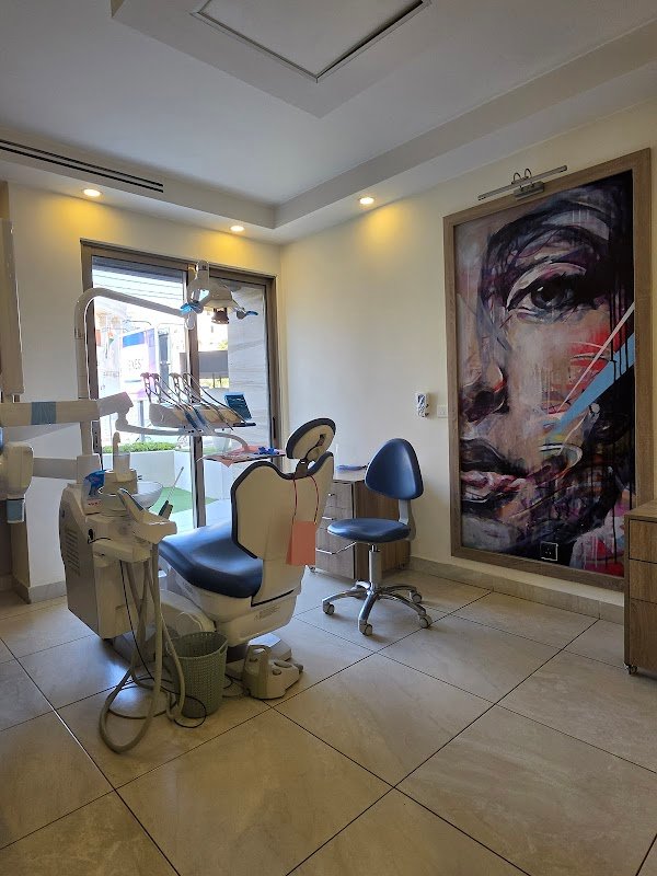 Definite Dental Clinics عيادة ديفينت لطب الأسنان - طوارئ 24 ساعة