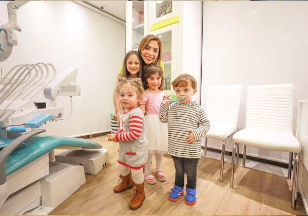 د علياء العسعس أخصائية طب أسنان الأطفال