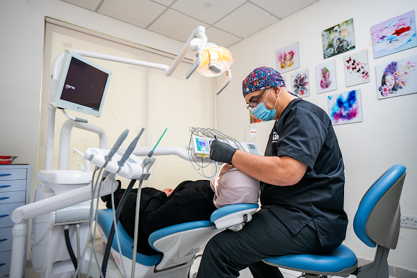 عيادة الدكتور جمال الخليل لطب وجراحة الفم والأسنان
